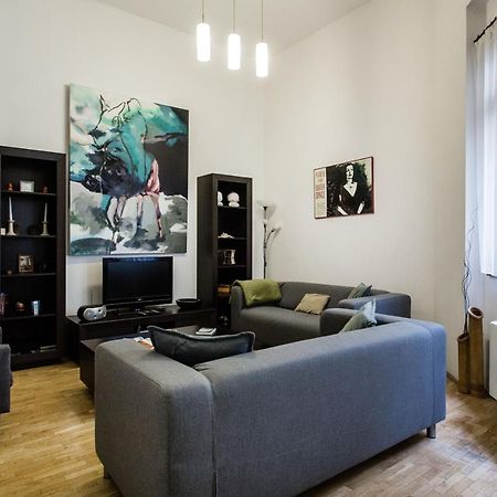 Family Suite By Heroes' Square Budapest Ngoại thất bức ảnh