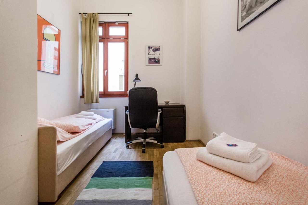 Family Suite By Heroes' Square Budapest Ngoại thất bức ảnh
