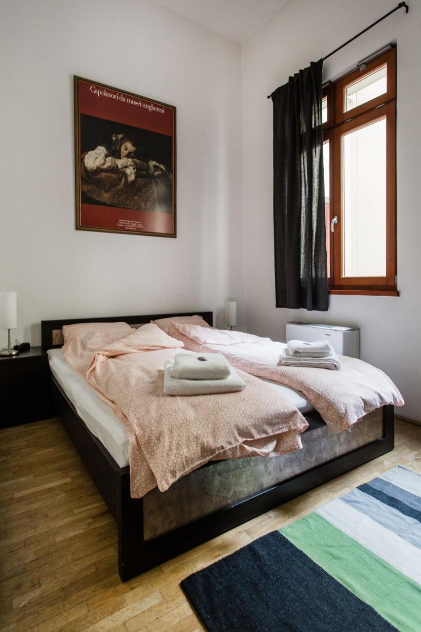 Family Suite By Heroes' Square Budapest Ngoại thất bức ảnh